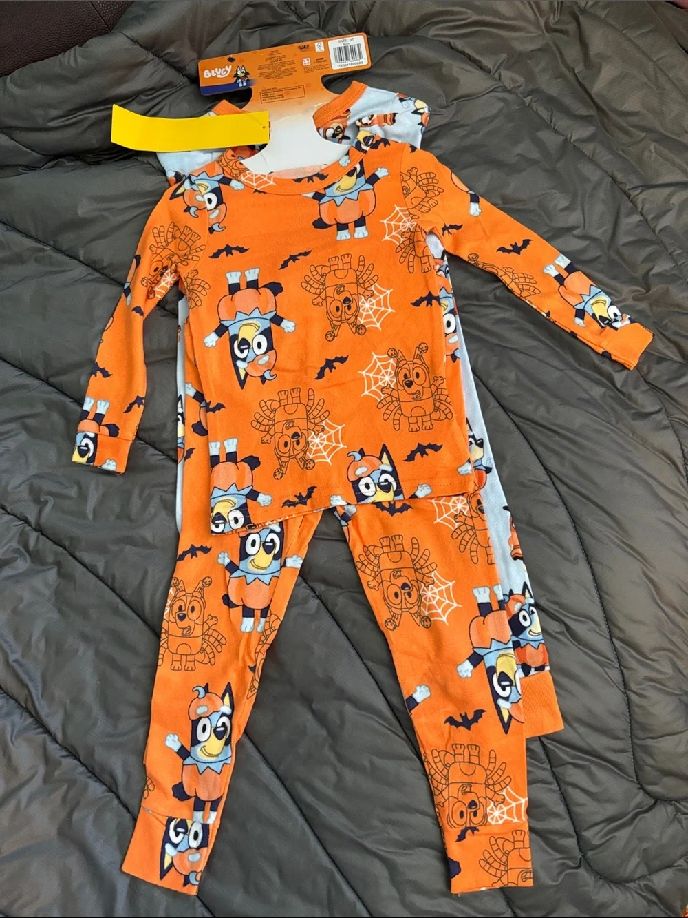 Bluey Halloween Glow in the Dark Kids Long Sleeve Pajamas 4 Pieces Kids 3T NWT